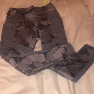 BRAND NEW Athleta Camo Leggings Size S